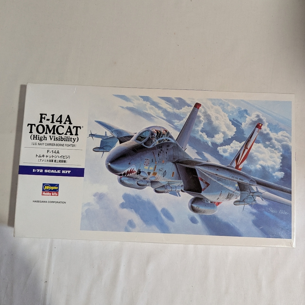 Hasegawa F-14A Tomcat US Navy Carrier Borne Fighter Plane 1:72 Model Kit Plastic